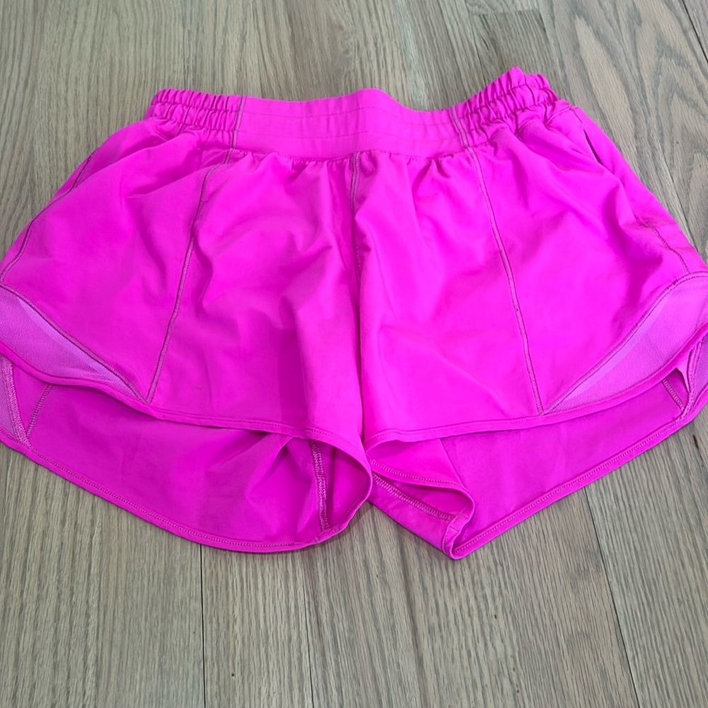 Lululemon sonic pink potty hots